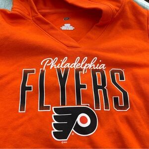 Philadelphia Flyers hockey
NHL women's V-neck pull over hoodie size medium